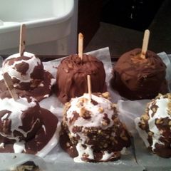 A picture of Carmel apple rocky road/carmel apple reeses.