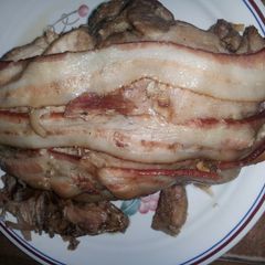 A picture of Kalua Pig.