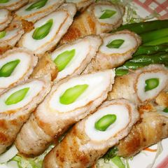 A picture of Asparagus in Chikuwa Wrapped in Pork Belly.