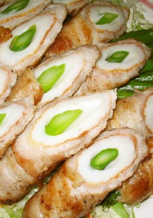 A picture of Asparagus in Chikuwa Wrapped in Pork Belly.
