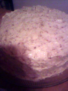 A picture of Red velvet cake and Icing.