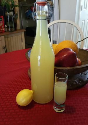 A picture of Limoncello.