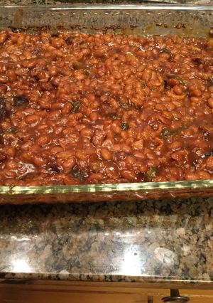 A picture of Rayelle's Famous Baked Beans.