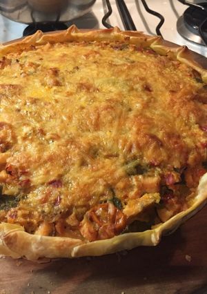 Una foto de Tarta cremosa de pollo y verduras