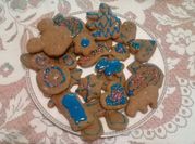 Una foto de galletas de chocolate glaseadas
