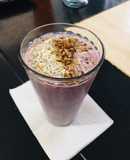 Smoothie de frutos rojos, avena y nuez 🍸