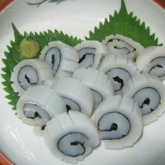 A picture of Fresh Squid Naruto-Style Rolls.