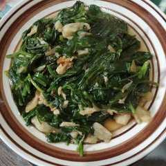 รูปของ Tumis Daun Ginseng Bawang Putih