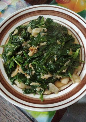 Foto resep Tumis Daun Ginseng Bawang Putih