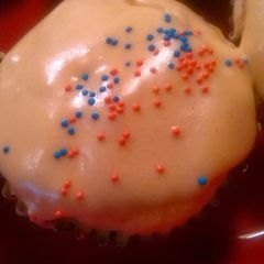 A picture of Orange creamsicle icing.
