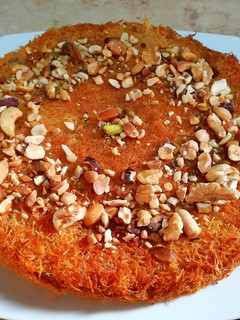 صورة لوصفة كنافة بالقشطة و المكسرات 🥧