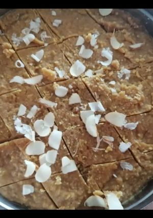 મોહનથાળ (Mohanthaal recipe in gujarati) રેસીપી મુખ્ય ફોટો
