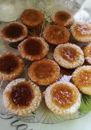 Foto di Tartellette leggere con marmellata