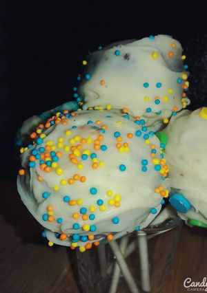 A picture of Cake pops.