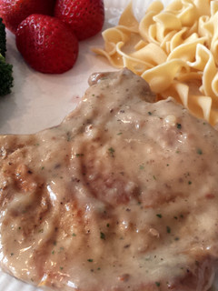 A picture of Creamy ranch pork chops.