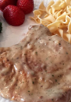 A picture of Creamy ranch pork chops.