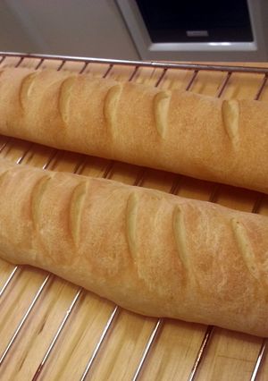 A picture of good and easy baguette.