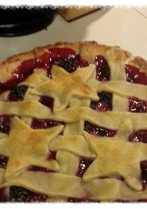 A picture of Razzleberry Pie.