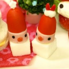 A picture of Christmas Santa Clause Pinchos.