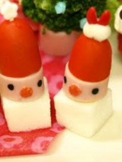 A picture of Christmas Santa Clause Pinchos.