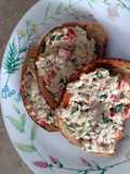 Garlic bread tuna salad