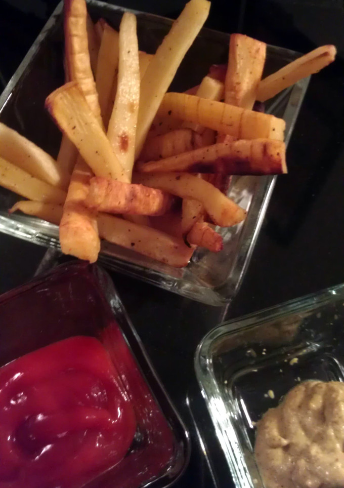 A picture of Parsnip Fries.