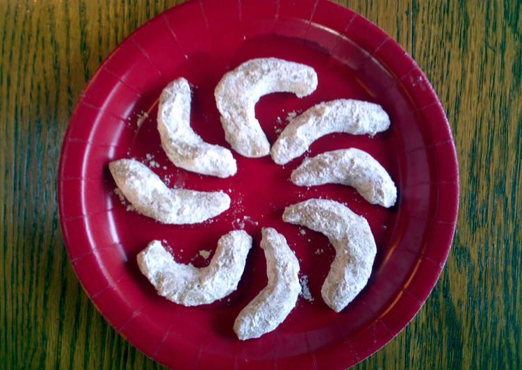 How to Make Super Quick Crescent Cookies