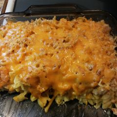 A picture of Cheesy Chicken Noodle Casserole.