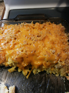 A picture of Cheesy Chicken Noodle Casserole.