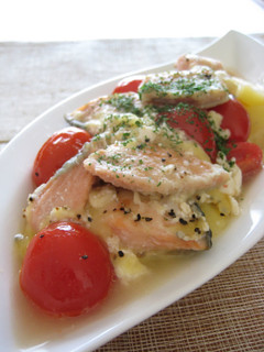 A picture of Salmon and Potato Simmered in Yogurt.
