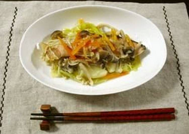 Recipe of Quick Healthy Steamed Salted Salmon and Vegetables