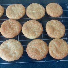 A picture of Sams cheese sables.