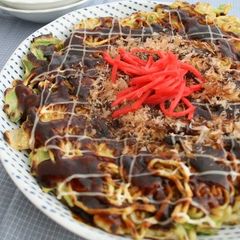 A picture of Hiroshima-Style Okonomiyaki with Crispy Noodles.