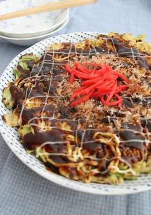 A picture of Hiroshima-Style Okonomiyaki with Crispy Noodles.