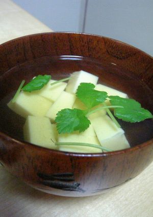 A picture of Mock-Clear Soup.