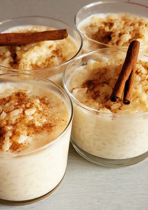 Une photo de Riz au lait avec une pointe de cannelle