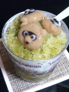 A picture of Matcha Green Tea Shaved Ice with Cute Mochi Balls.