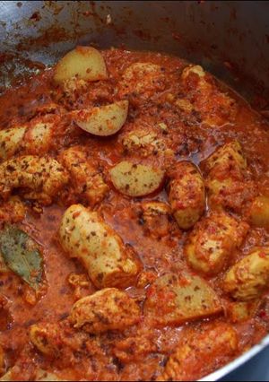 A picture of Tomato Chicken Curry.