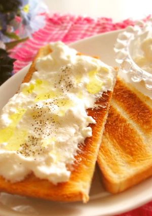 A picture of Simply Made ✿ Salted Yogurt Toast.