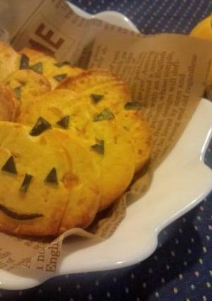A picture of Kabocha Squash Cookies without Cookie Cutters.