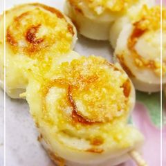 A picture of Easy Pan-Fried Chikuwa with Mayonnaise and Grated Cheese.