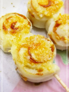 A picture of Easy Pan-Fried Chikuwa with Mayonnaise and Grated Cheese.
