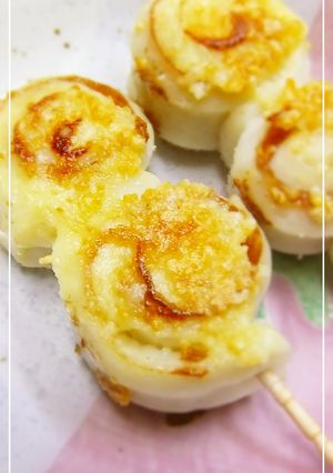A picture of Easy Pan-Fried Chikuwa with Mayonnaise and Grated Cheese.