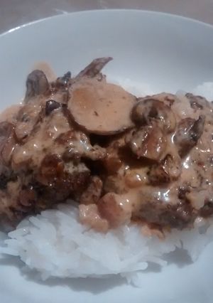 A picture of Bri's Salisbury Steak with Gravy.