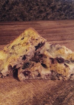 A picture of Cranberry Oatmeal Bars.