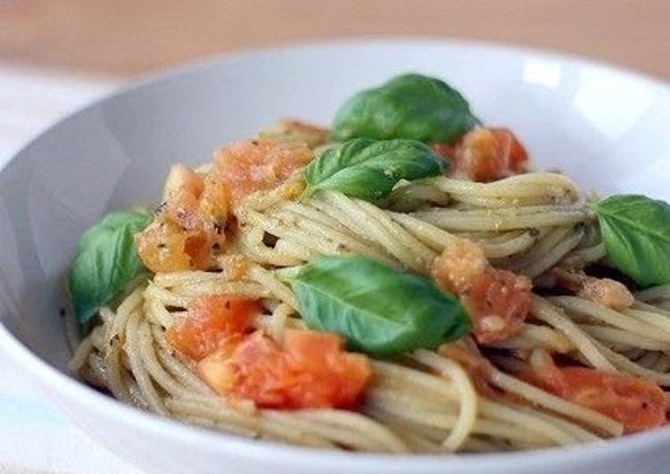 Recipe of Any-night-of-the-week Delightful Fresh Tomato and Genovese Pasta