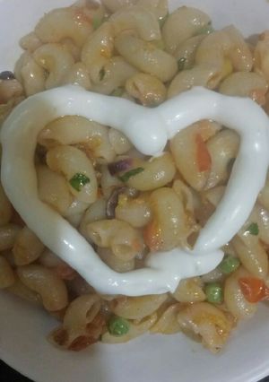 A picture of Mayonnaise Pasta.