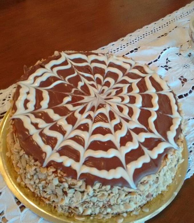 Una foto de Torta de bizcochuelo y hojaldre