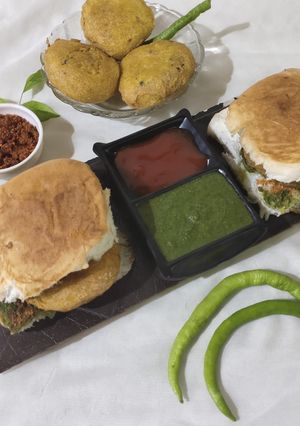 A picture of Vada pav.