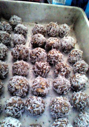 A picture of Chocolate Rum Balls.